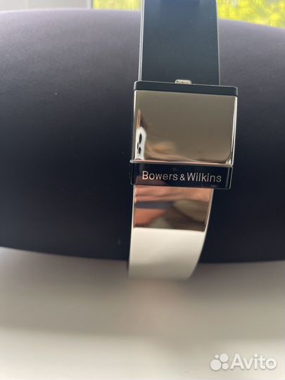 Колонка Bowers & Wilkins Zeppelin air