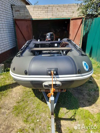 Лодка с мотором
