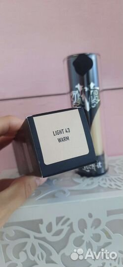 Стойкий тональный крем Kat Von D