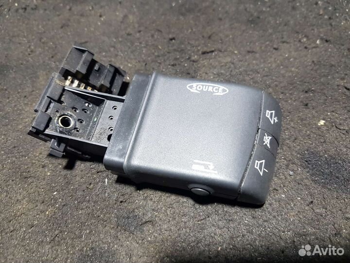 Пульт управления магнитолой Renault Megane 2