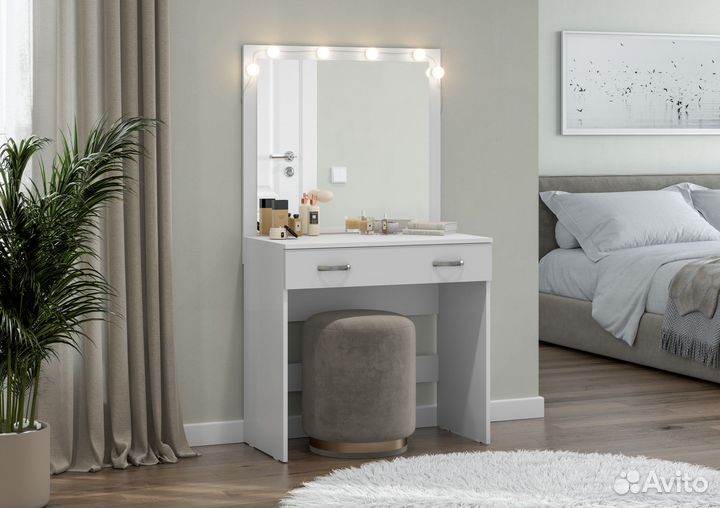 Туалетный столик с зеркалом и подсветкой