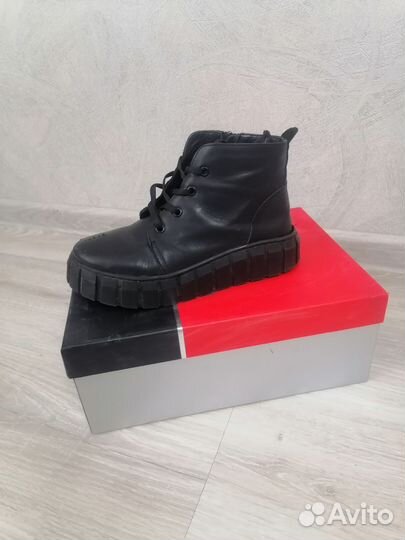 Ботинки женские