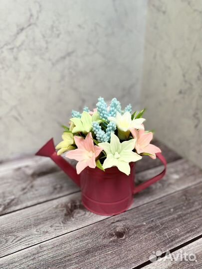 Букеты из мыльных цветов, подарочные боксы и свечи