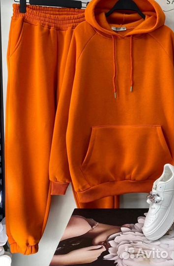 Спортивный костюм женский