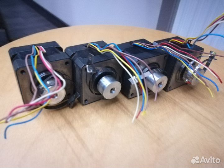 Двигатель униполярный шаговый 