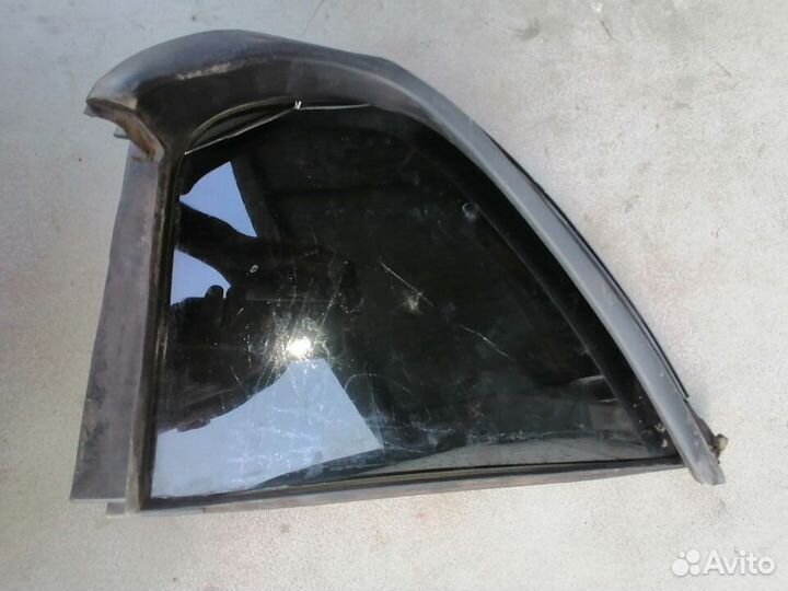 Стекло двери задней левой для Nissan Maxima (A32)