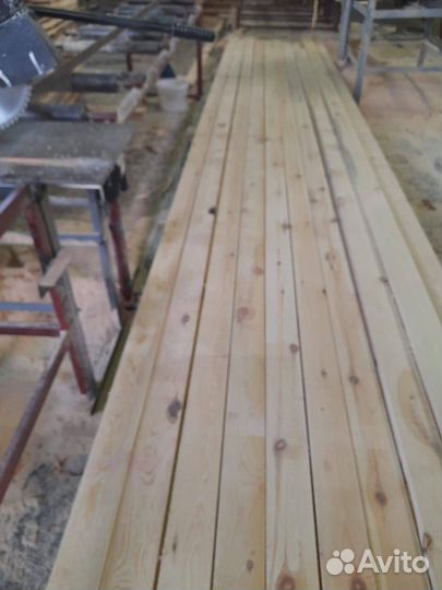 Качественные пиломатериалы для каркасного строительства — сосна, хвоя