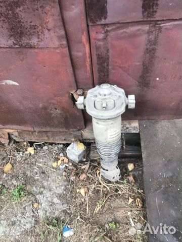 Задняя пневмостойка туарег