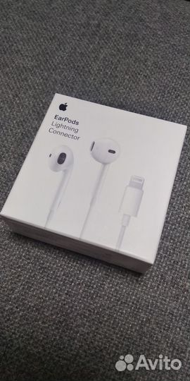 Наушники Apple EarPods lightning