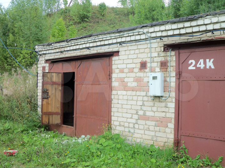 Гараж, > 30 м²