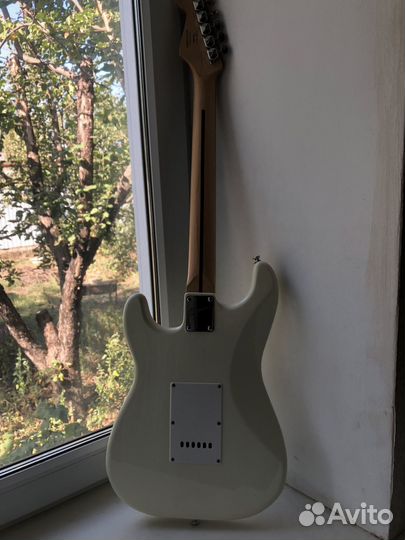 Электрогитара Squier Bullet Strat