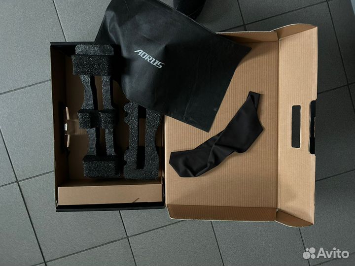 Коробка от ноутбука Aorus 15p