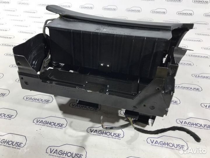 Бардачок Audi S8 D2 4D 4.2 2000