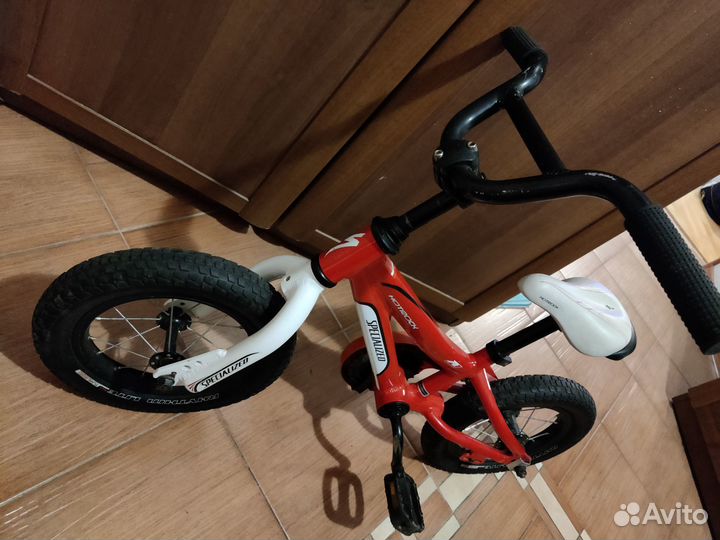 Детский велосипед Specialized hotrock 12