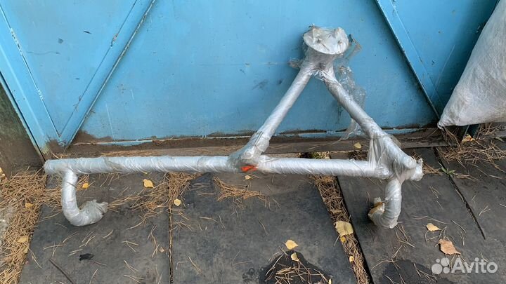 Кронштейн запасного колеса largus