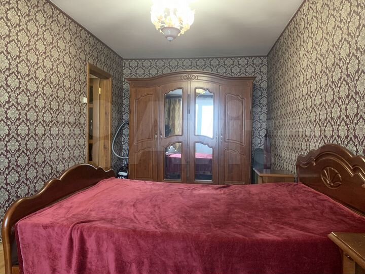 2-к. квартира, 68 м², 8/10 эт.