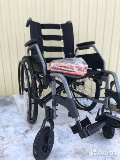 Коляска инвалидная новая
