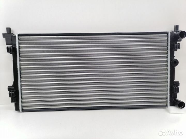 Радиатор охлаждения двс WV Polo/Rapid/Fabia