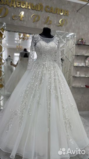 Свадебное платье