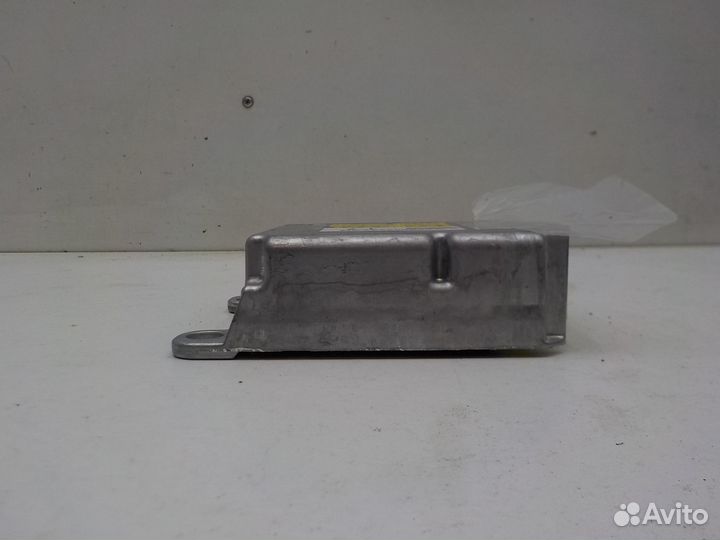 Блок управления подушками безопасности Lexus LX 57