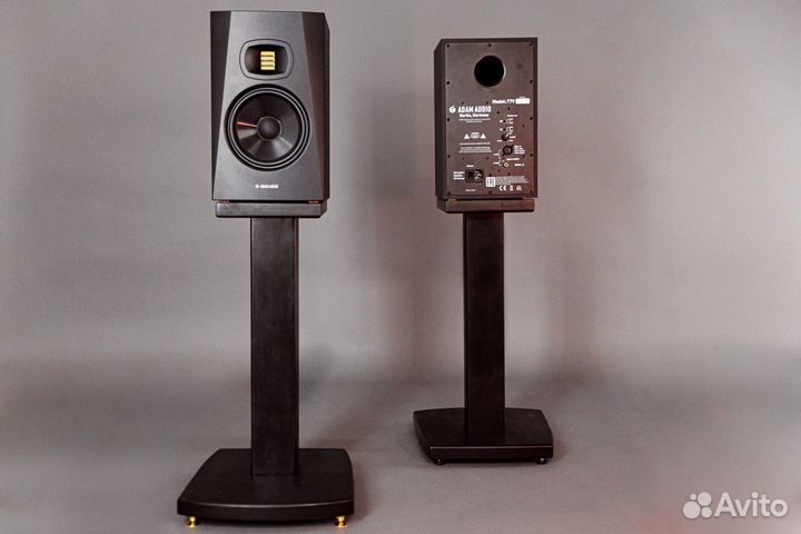 Стойки для полочной акустики