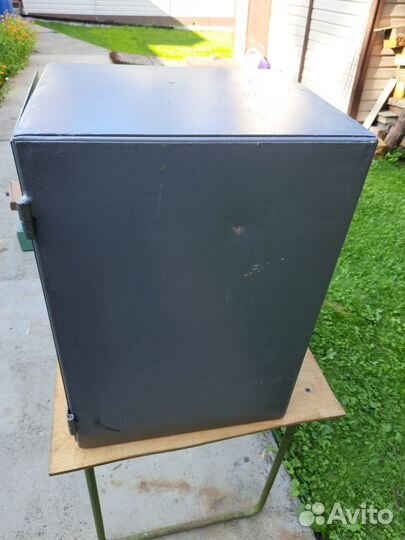 Сейф металлический