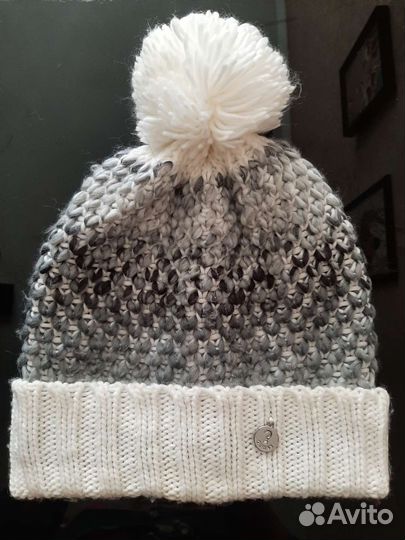 Шапка новая женская guess