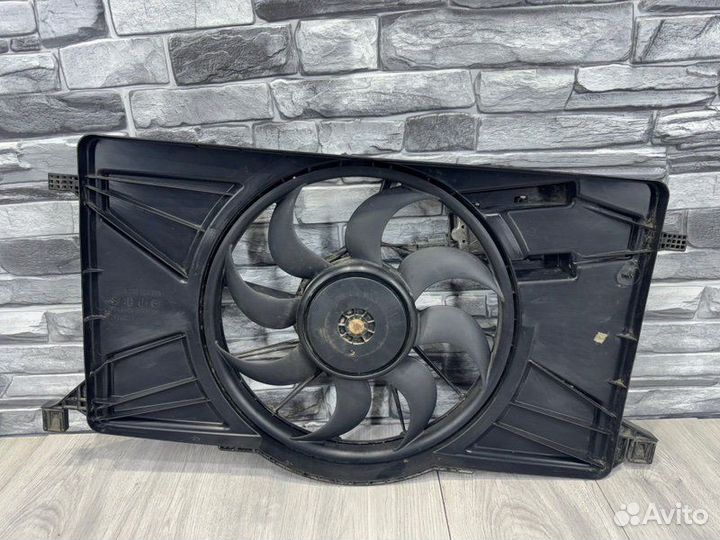Вентилятор радиатора Ford Focus 3 pnda 2012
