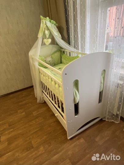 Детская кроватка