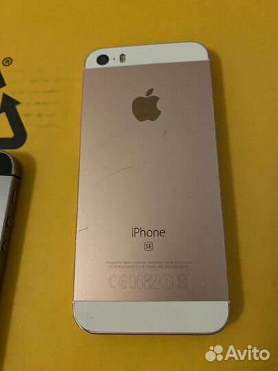Телефон iPhone se на запчасти