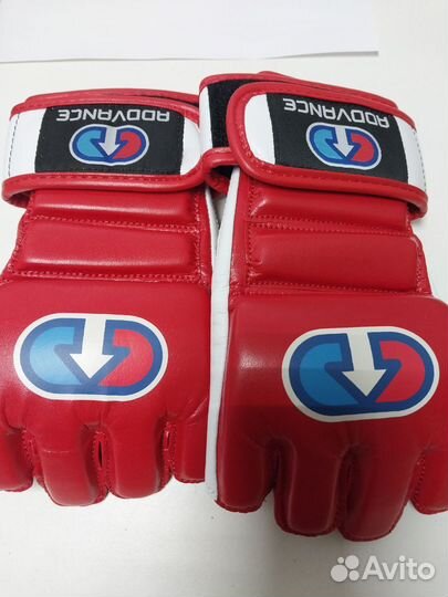 Перчатки боевые