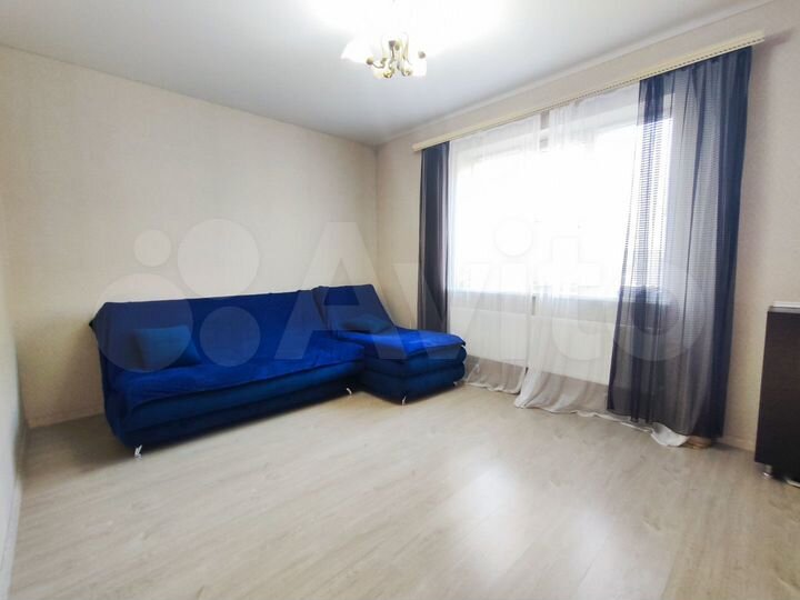 2-к. квартира, 60 м², 1/3 эт.