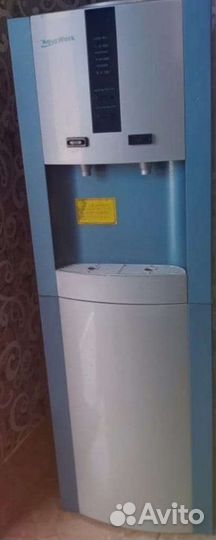 Кулер для воды напольный