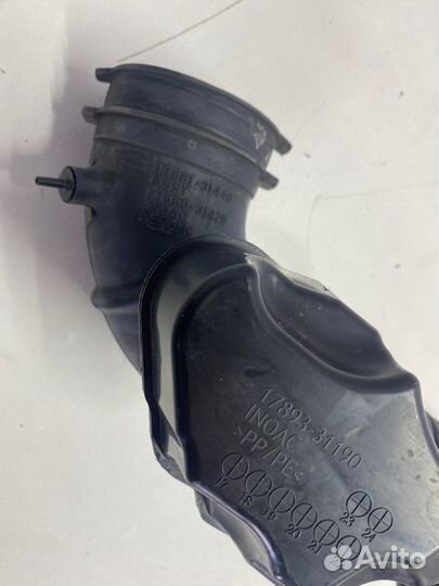 Патрубок воздушного фильтра Toyota Camry V70/V75