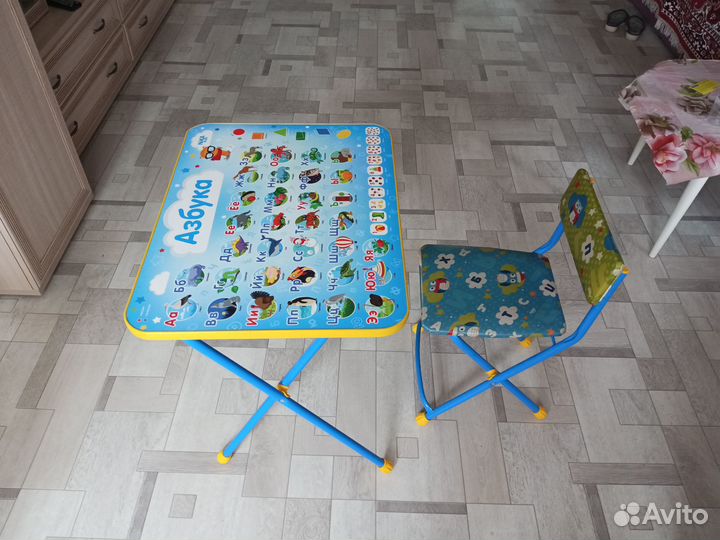 Детский стол и стул