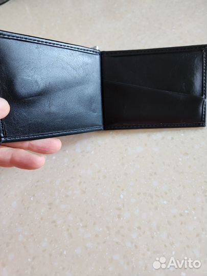 Портмоне на магните