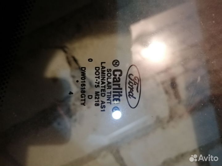 Лобовое стекло Ford Explorer