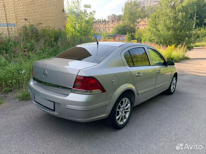 Opel Astra 1.6 МТ, 2008, 200 000 км
