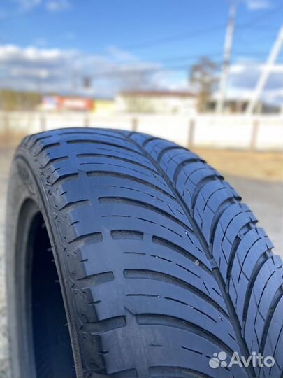 Unigrip Lateral Force 4S 235/60 R18