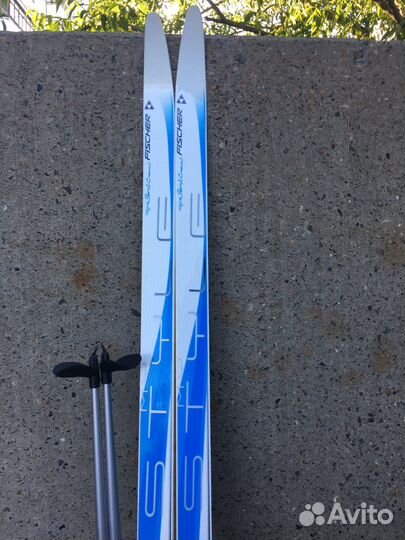 Продам лыжи с ботинками