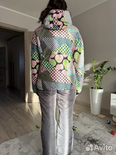 Женский горнолыжный костюм