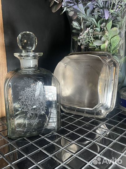 Штоф на посеребренной подставке