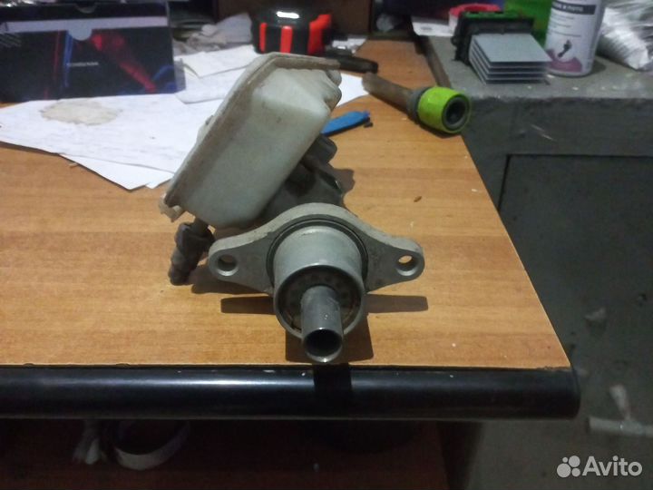 Главный тормозной цилиндр форд фокус 2 1.8