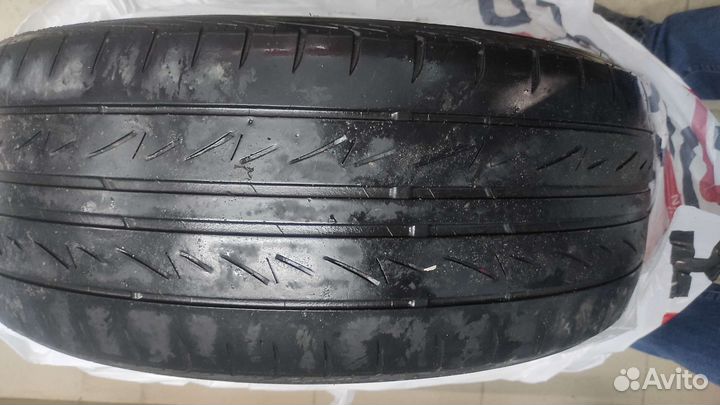 Bridgestone MY-02 Sporty Style 215/55 R17