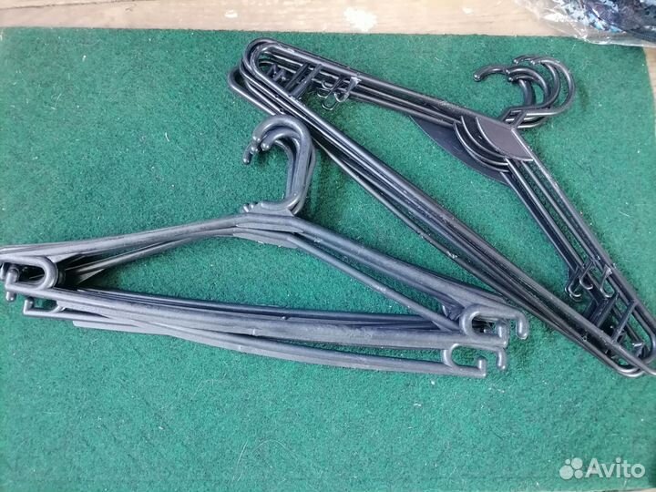 Вешалки плечики пластиковые