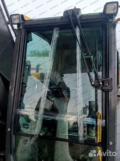 Стекло лобовое Mustang 2054