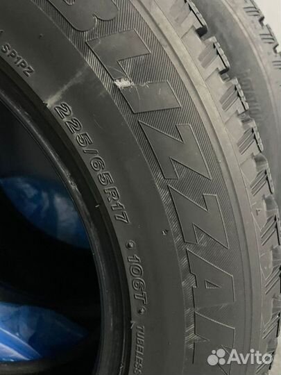 Bridgestone Blizzak Spike-01 225/65 R17