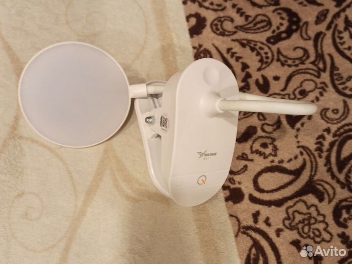 Детская кроватка с маятником белая