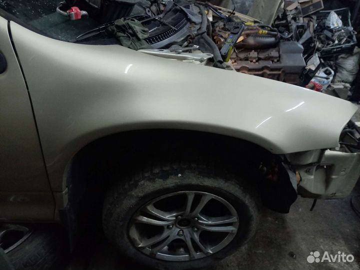 Крыло переднее правое Dodje Intrepid