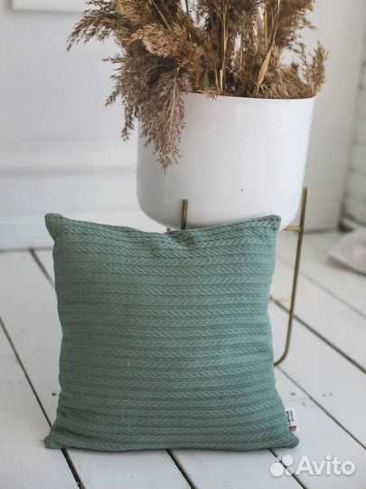 Подушки вязаные 40х40